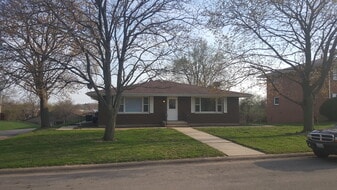 Building Photo - 5841 Garrett Ln