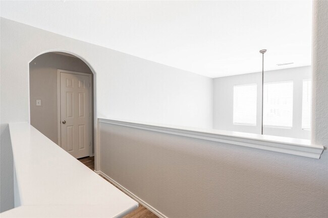 Building Photo - 2012 Meadow View Dr
