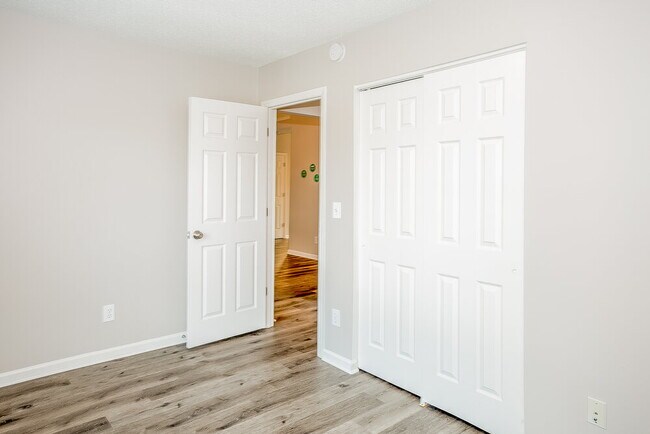 Building Photo - 3381 Chadbury Dr NW