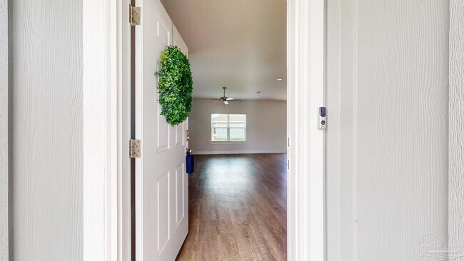 Building Photo - 5865 Danbury Blvd