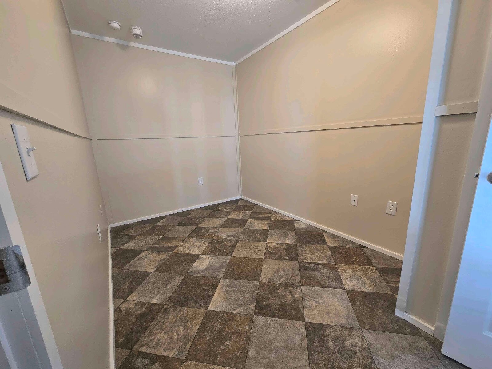 Building Photo - 709 N Collins Fwy