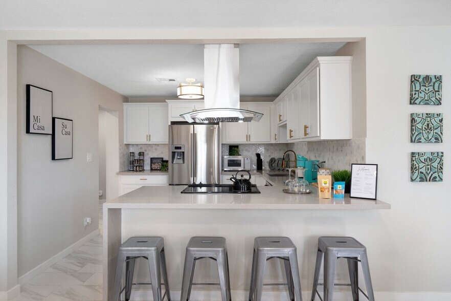 Building Photo - 7902 E Latham St