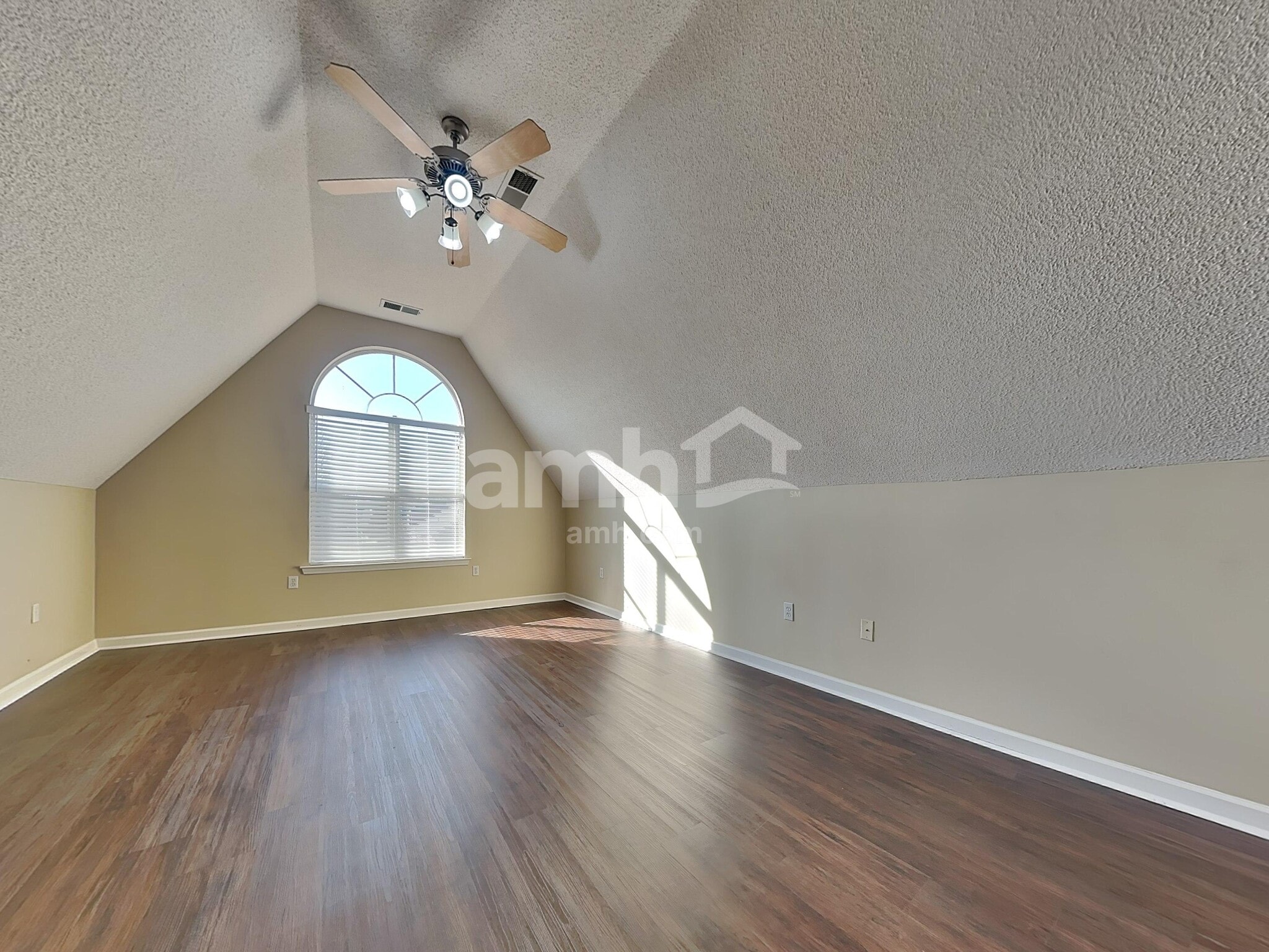 Building Photo - 7428 Acree Ln