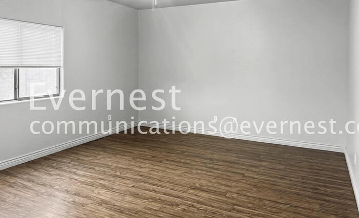 Building Photo - 2210 N 91st Ln