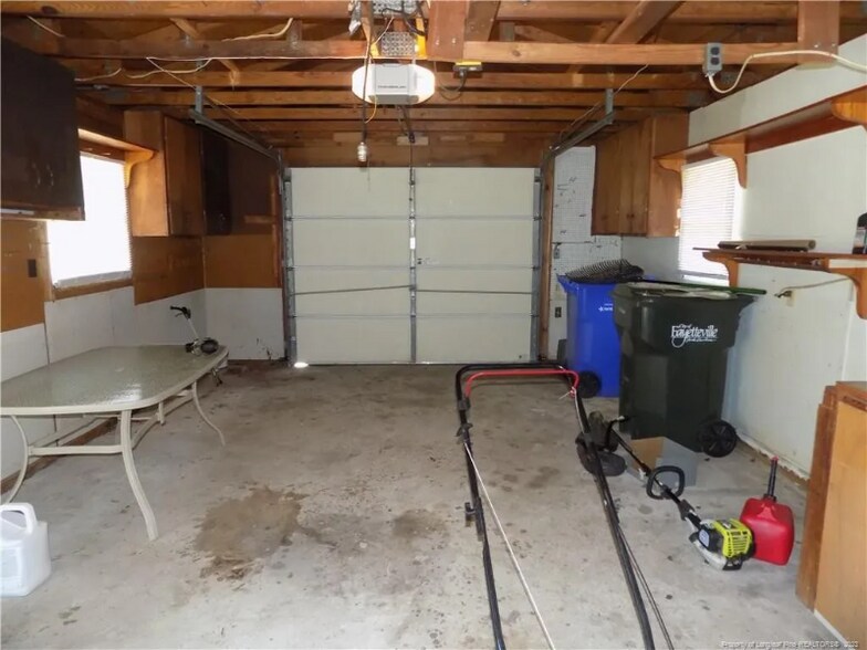 Building Photo - 1024 Miller Ave
