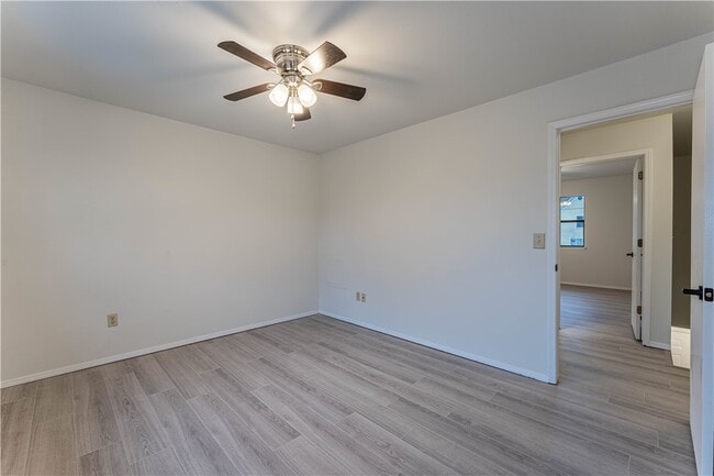 Building Photo - 317 Copper Oaks Dr