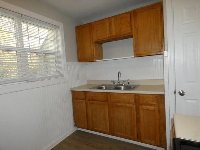 Building Photo - 10620 N Locust Ct