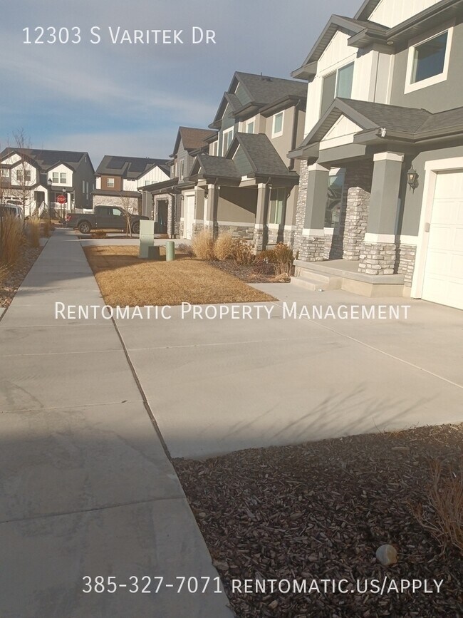 Building Photo - 12303 S Varitek Dr