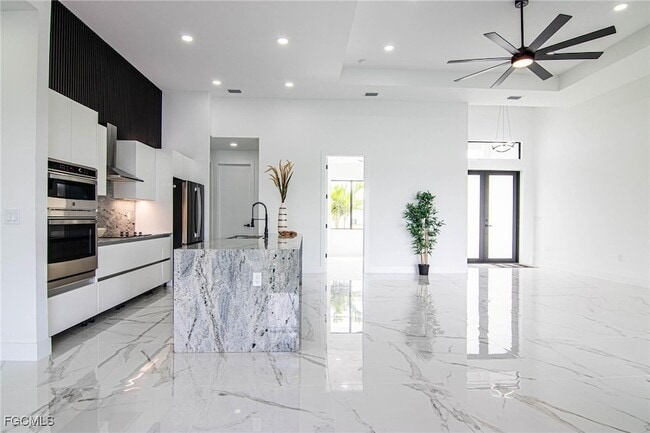 Building Photo - 829 NW 29th Ave