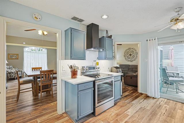 Building Photo - 8240 Woodstream Dr