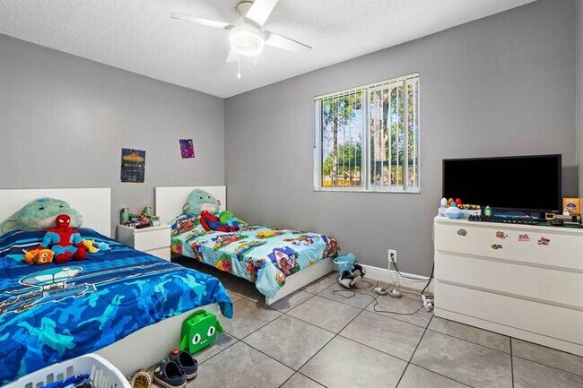 Building Photo - 1831 NW 94th Ave