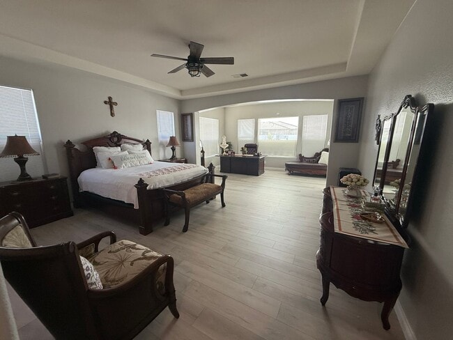 Building Photo - Stonebrook Estates-3 Bedrooms, 3351 SQFT of Luxury & Entertainment