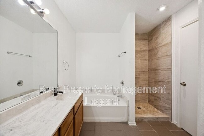 Building Photo - 8109 Dripping Springs Dr