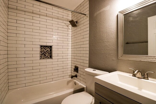 Building Photo - 2301 Tern Cir