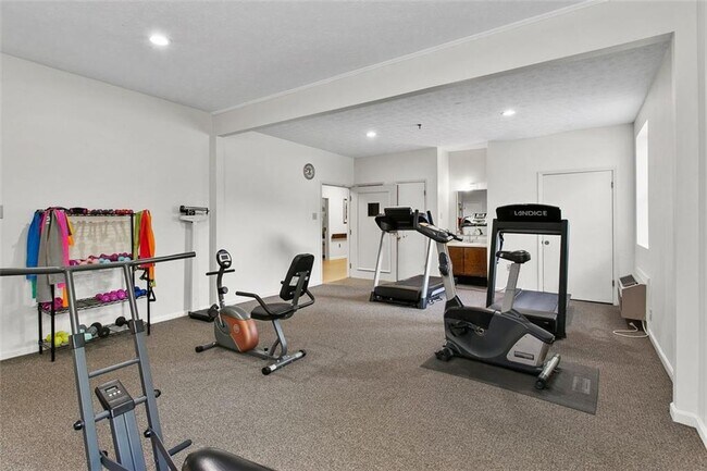 Building Photo - 425 Mount Vernon Hwy NE
