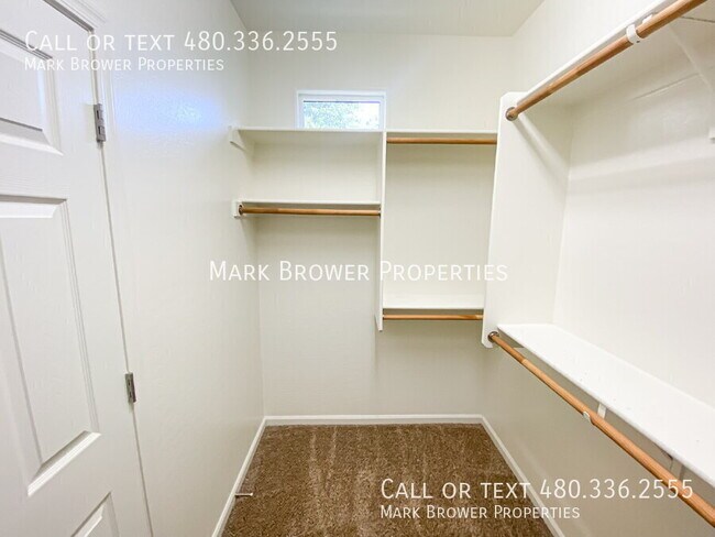 Building Photo - 115 S Bermuda Cir