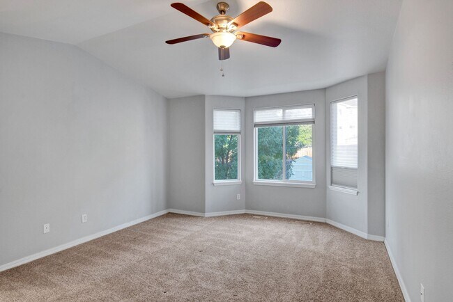 Building Photo - Stunning home on Millstream for rent!