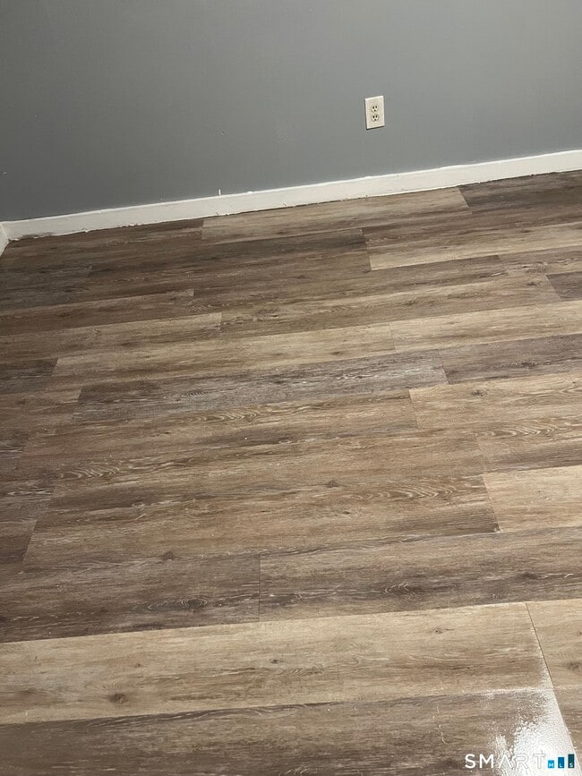 Building Photo - 11 7th St