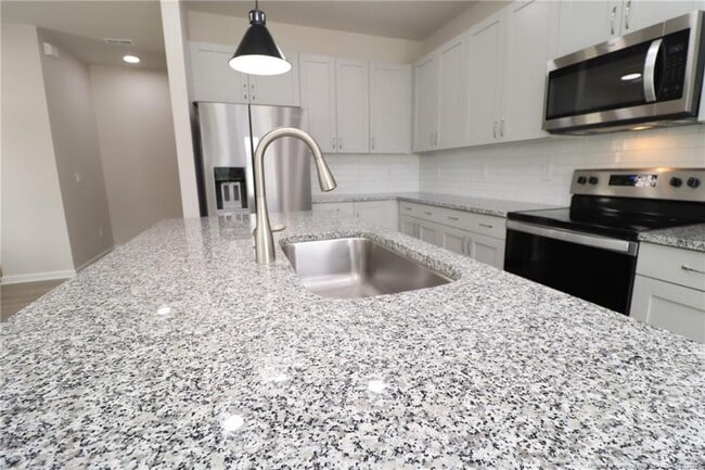 Building Photo - 104 Kineton Woods Way