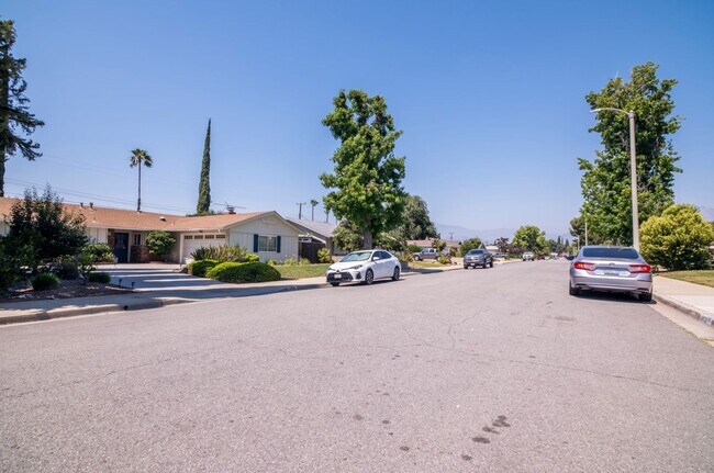 Building Photo - House for Rent in Redlands
