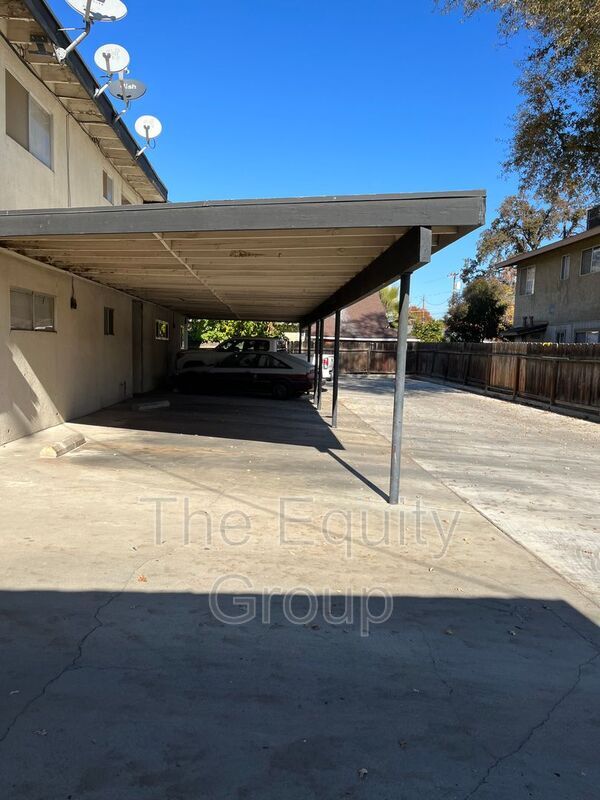Building Photo - 524 S Encina St