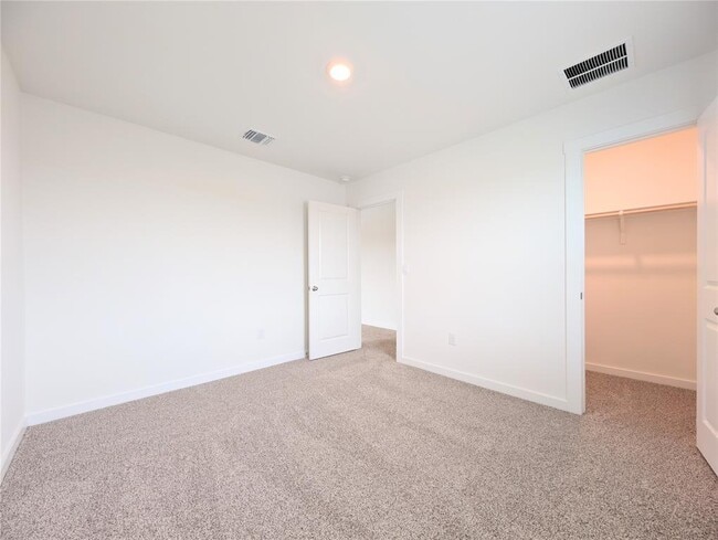 Building Photo - 9400 Oxbow Strap Dr