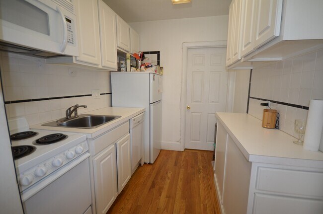 Building Photo - 45 Westland Ave