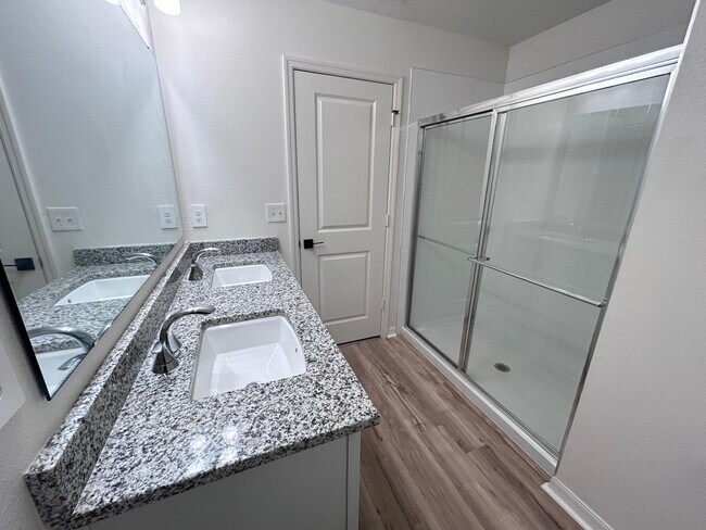 Building Photo - BELLAVIVA 733