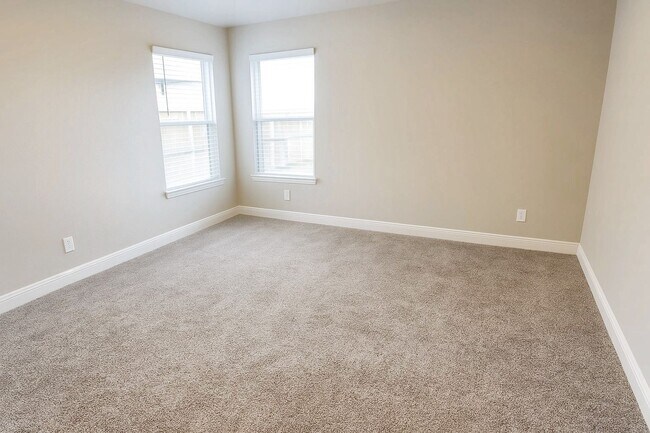 Building Photo - 292 Sunnyside Dr