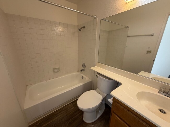 Building Photo - Cute 3 Bedroom Home in Sparks!