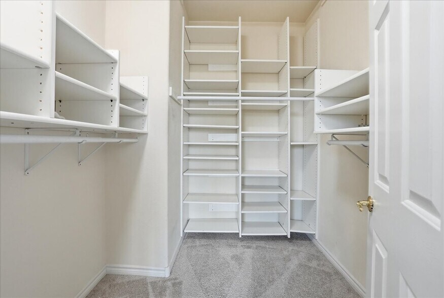 Building Photo - 1339 Echo Creek St