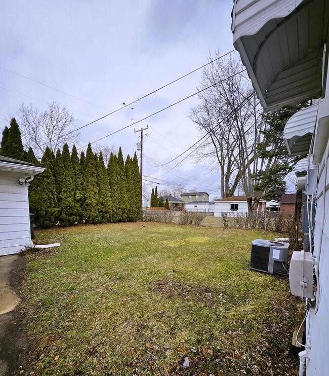 Building Photo - 17637 Prospect St