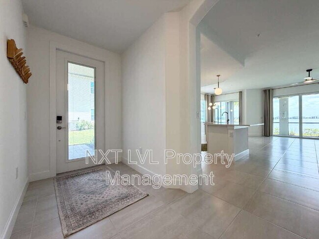 Building Photo - 16570 Ridgeview Cir