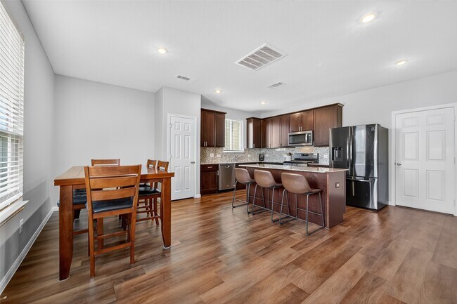 Building Photo - 10831 Fall Mill Dr