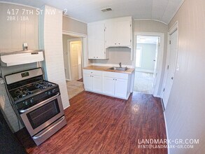 Building Photo - 417 7th St NW