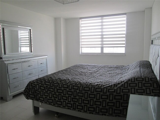 Building Photo - 251 174th St