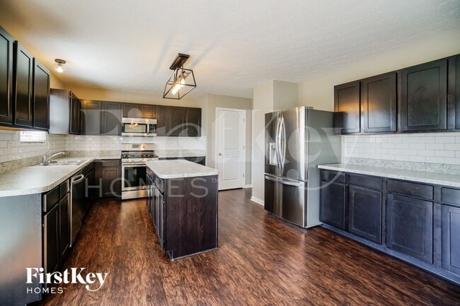 Building Photo - 270 Cloverhill Dr