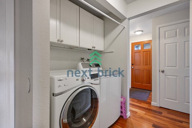 Building Photo - Charming 1.5-Bedroom Unit in Convenient Burien Location