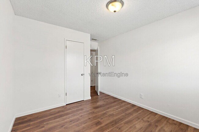 Building Photo - 1735 Kingwood Ave