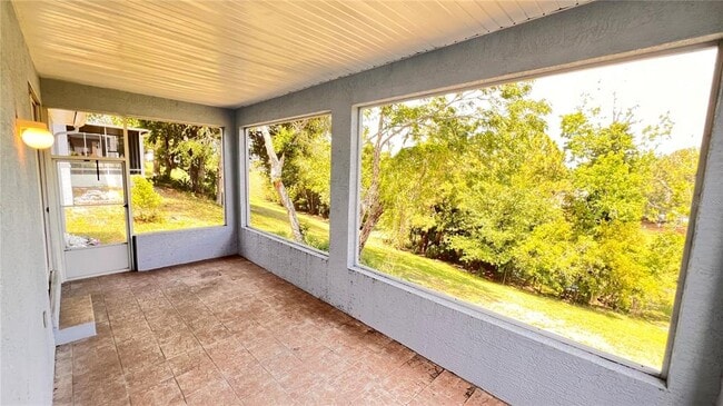 Building Photo - 949 Dekleva Dr