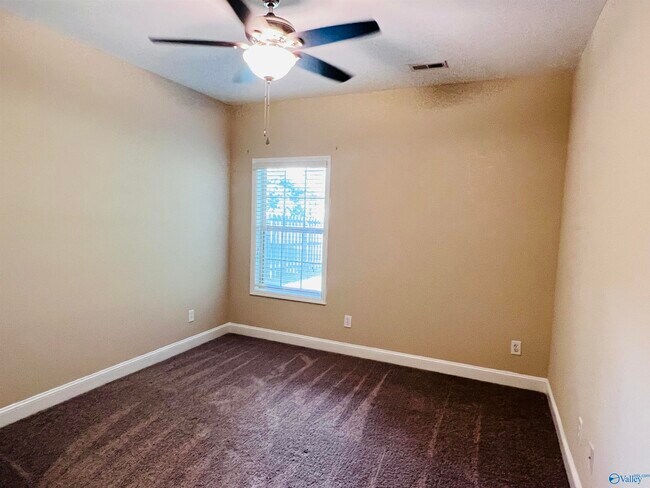 Building Photo - 114 Summer Pointe Ln NW