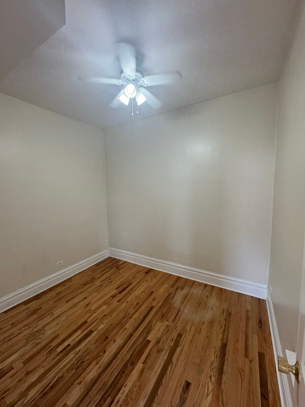 Building Photo - 1456 N Maplewood Ave