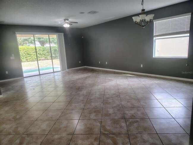 Building Photo - 2288 Grantham Ave