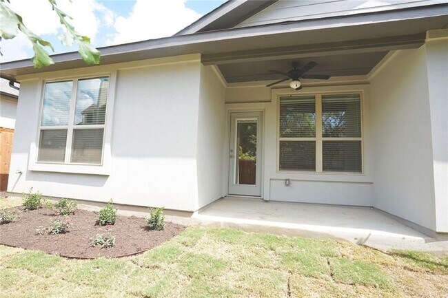 Building Photo - 648 Parkline Dr