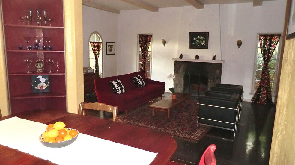 living room - 3253 La Clede Ave