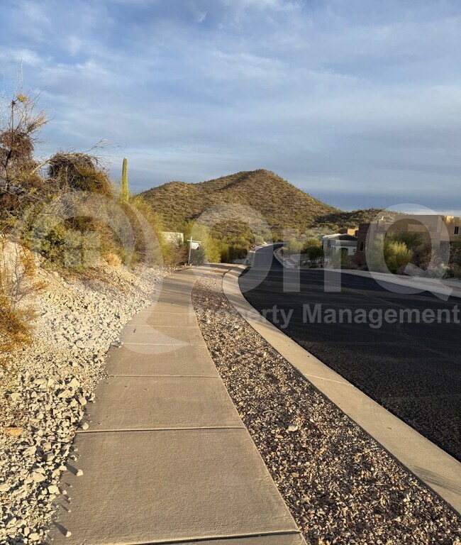 Building Photo - 824 S Saguaro Ridge Pl