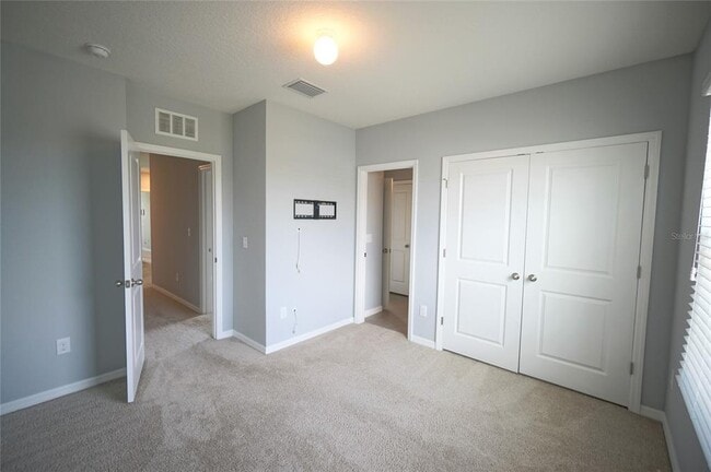 Building Photo - 6911 Breezy Palm Dr