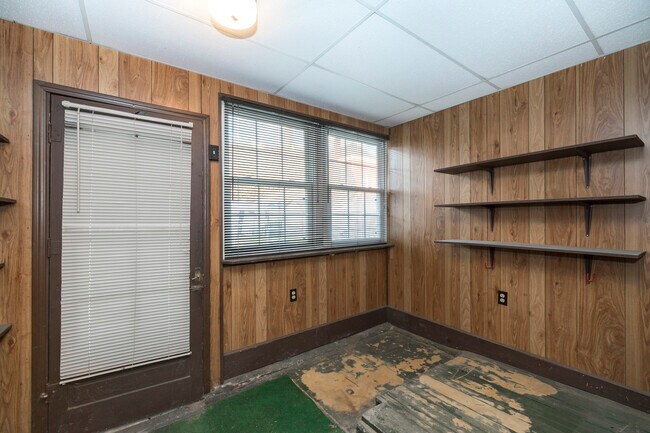 Building Photo - 351 Cherry St