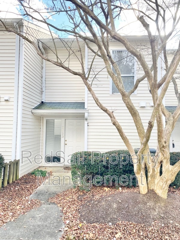 Building Photo - 3823 Staffordshire Ln