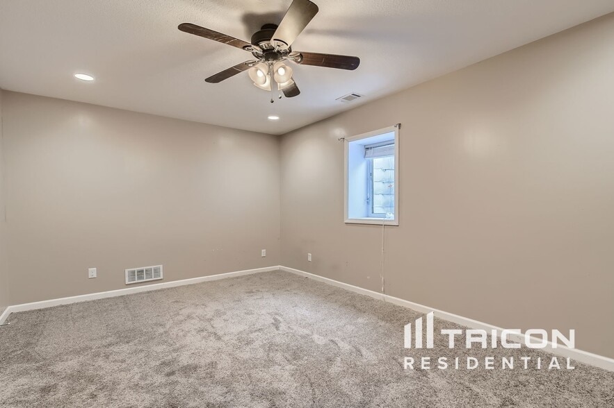 Building Photo - 4212 Hidden Pond Trail NE
